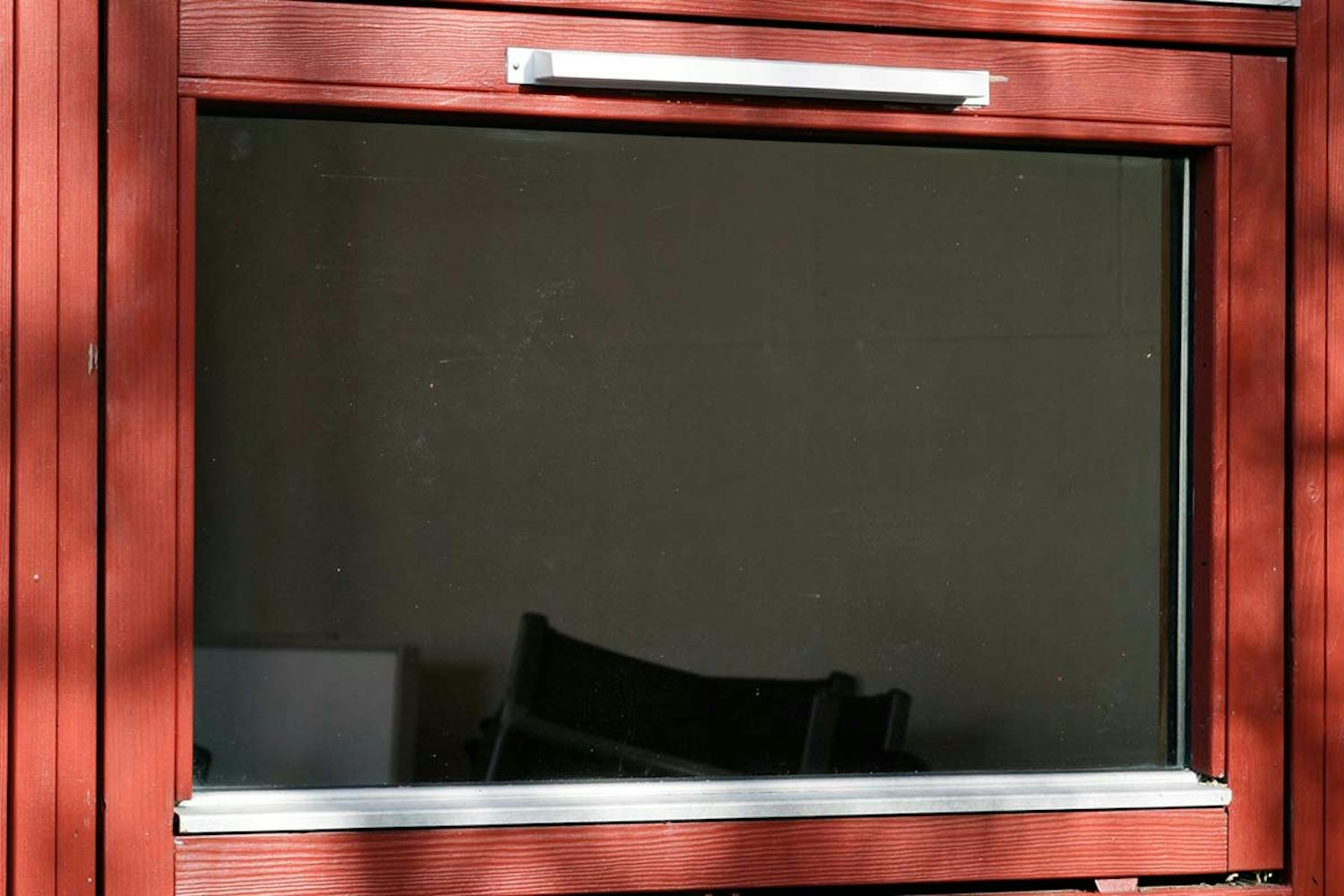 Spaltventil: Sätt spaltventiler i fönstren, och få frisk luft. Spaltventil: Sätt spaltventiler i fönstren, och få frisk luft.